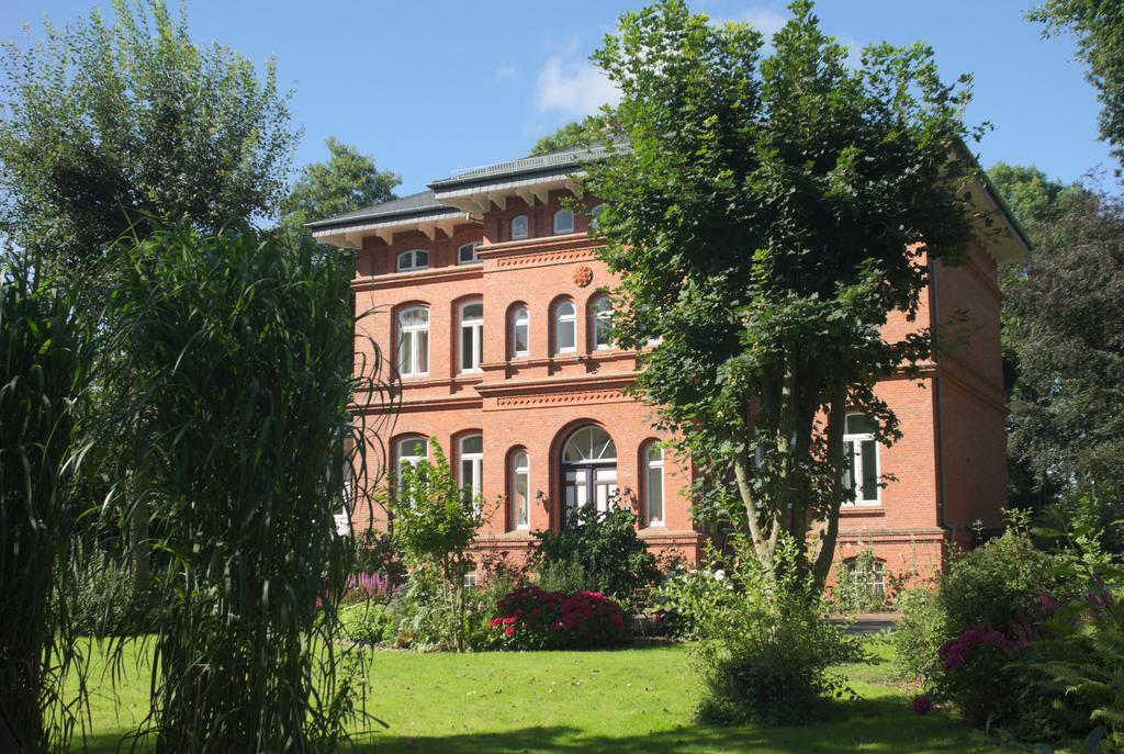 Апартаменты Haus Im Park Wesselburen Экстерьер фото